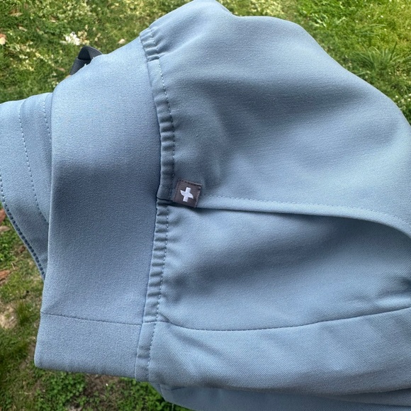 NWT Figs Scrubs - Picture 4 of 5